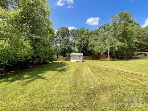 Exterior - 316 Epperstone Ln, Matthews, NC 28105 photo 2 of 2
