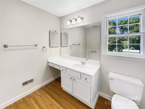 Bath - 316 Epperstone Ln, Matthews, NC 28105 photo 1 of 2
