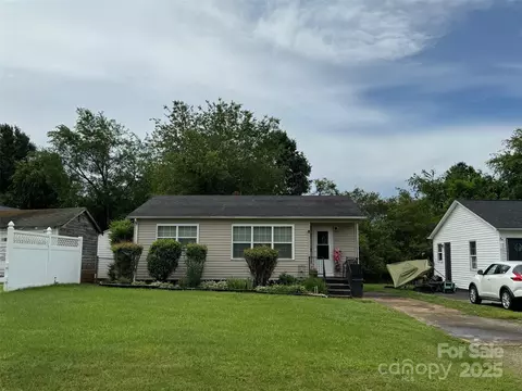 203 Brittain Dr, Morganton, NC 28655