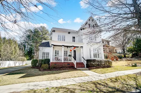 815 Stratford Run Dr, Fort Mill, SC 29708