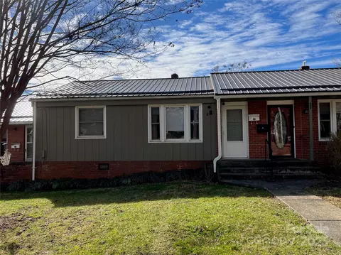 70 Elm Bend Rd, Brevard, NC 28712