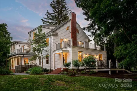 1 Evelyn Pl, Asheville, NC 28801