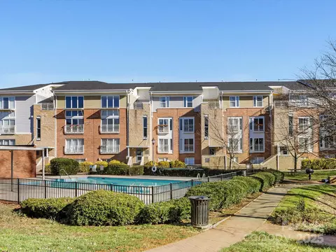 3949 Picasso Ct, Charlotte, NC 28205