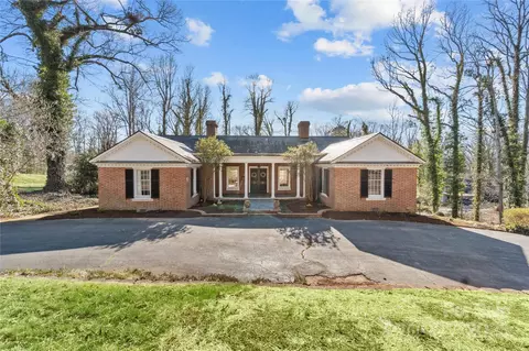 107 Hillside Ln, Morganton, NC 28655