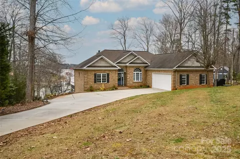 4543 Stonesthrow Dr, Denver, NC 28037