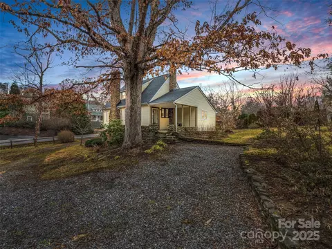 101 Hiawassee Ave, Black Mountain, NC 28711