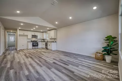 Living - 502 9th Sw Ave SW, Conover, NC 28613 photo 1 of 2