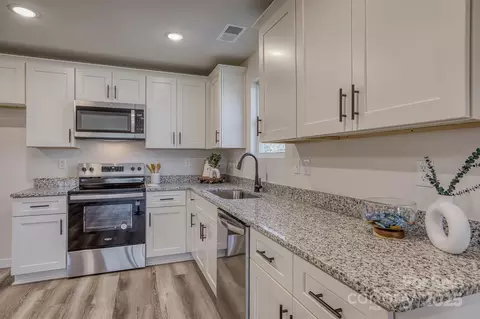 Kitchen - 502 9th Sw Ave SW, Conover, NC 28613 photo 1 of 2