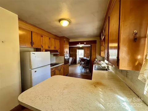 Kitchen - 4073 Lee Cline Rd, Conover, NC 28613 photo 3 of 3