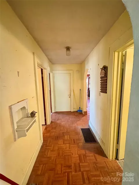 Entry Way - 4073 Lee Cline Rd, Conover, NC 28613 photo 1 of 1