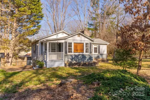 304 School E Rd E, Asheville, NC 28803