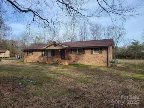 222 Weldon Cir, Mount Holly, NC 28120