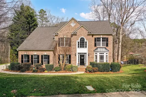 105 Fox Ridge Ln, Mount Holly, NC 28120