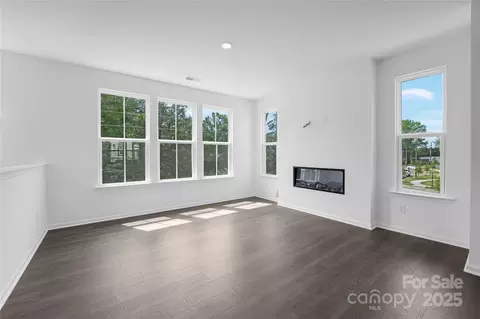 352 Catawba Ave, Davidson, NC 28036
