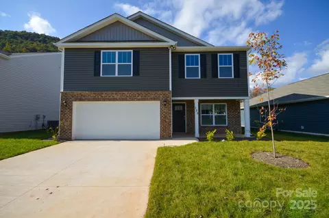 133 Creekwalk Ln, Waynesville, NC 28785