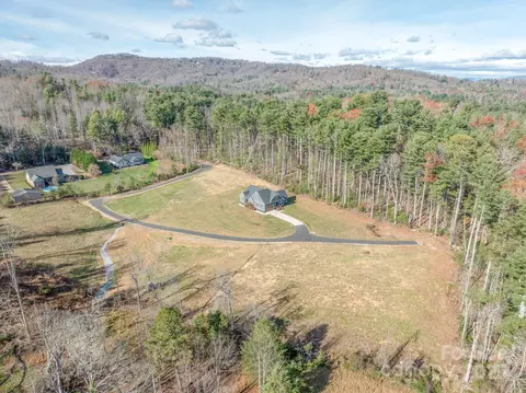 00 Kelly Daniele 145 Ln #1,4,5, Hendersonville, NC 28739