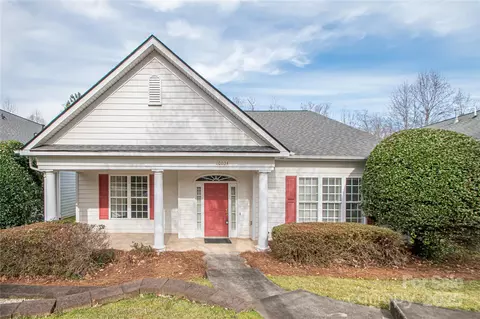 10034 Bishops Gate Blvd, Pineville, NC 28134