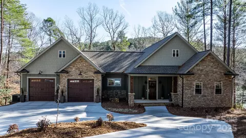 2472 W Paradise Harbor Dr, Connelly Springs, NC 28612