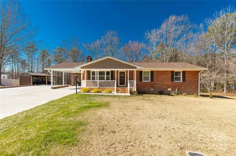 2862 Courtside Dr, Lancaster, SC 29720