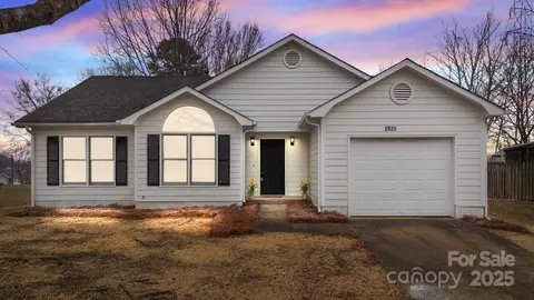 2024 Hedgelawn Dr, Charlotte, NC 28262