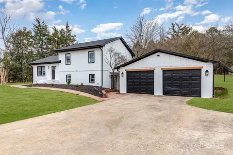 1498 Oakridge Farm Hwy, Mooresville, NC 28115