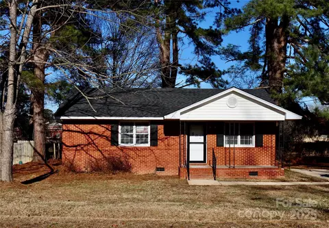802 Marshall St, Cheraw, SC 29520