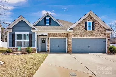 128 Sweet Leaf Ln, Mooresville, NC 28117