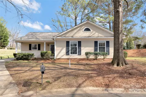 8701 Gainsford Ct, Charlotte, NC 28210