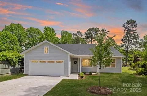 5404 Maplewood Ln, Charlotte, NC 28227