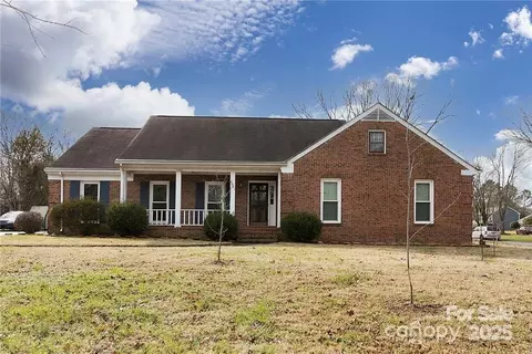 4421 Truscott Rd, Charlotte, NC 28226