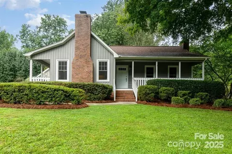 6530 Woodshed Cir, Charlotte, NC 28270