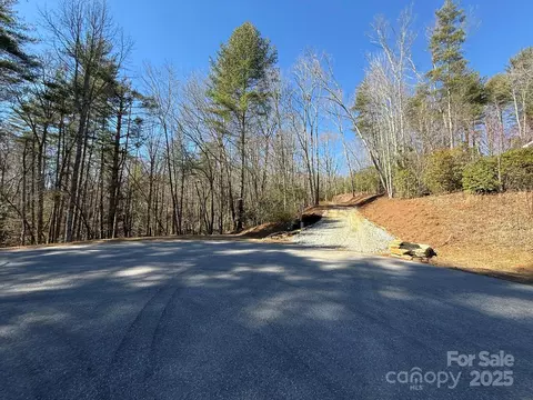 355 Oxford Ct, Brevard, NC 28712
