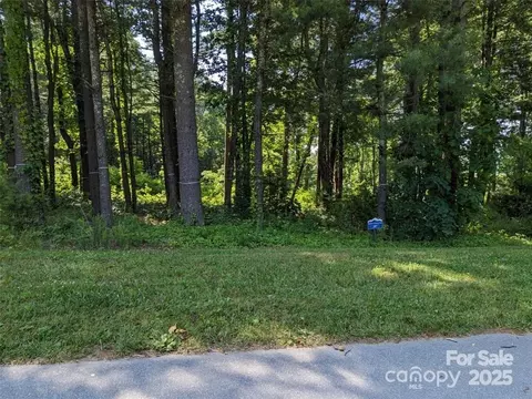 669 Dancing Bear 187 Dr #187, Hendersonville, NC 28792