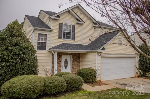 2111 Bennett Woods Ct, Charlotte, NC 28216