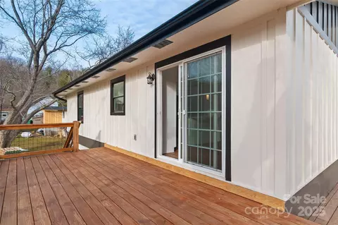 Exterior - 95 Spencer St, Clyde, NC 28721 photo 5 of 8