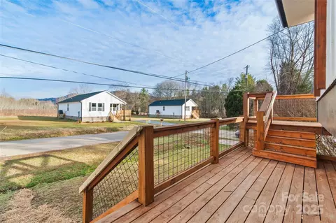 Exterior - 95 Spencer St, Clyde, NC 28721 photo 4 of 8