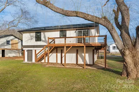 Exterior - 95 Spencer St, Clyde, NC 28721 photo 3 of 8