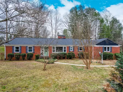 69 Miner St, Brevard, NC 28712