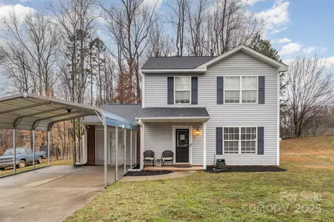 2444 Fabyan Ln, Charlotte, NC 28262