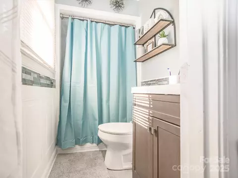 Bath - 4455 Hampton Rd, Salisbury, NC 28144 photo 2 of 2