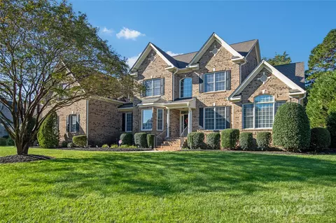 516 Appomatox Dr, Waxhaw, NC 28173