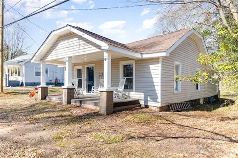308 W Charlotte Ave, Mount Holly, NC 28120