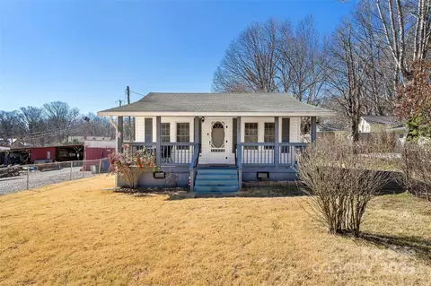 405 Hiawassee Ave, Black Mountain, NC 28711