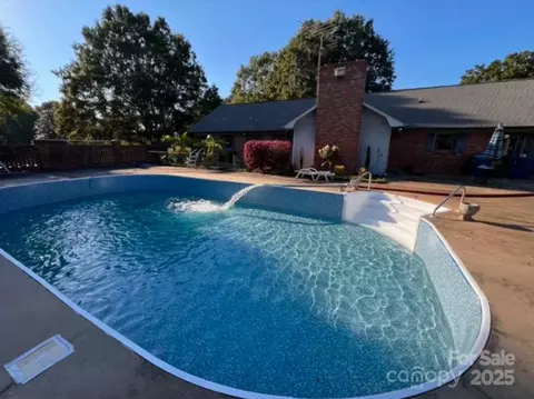 102 3rd Se Ave SE, Catawba, NC 28609