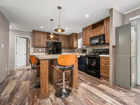 Kitchen - 105 Eade Rd, Etowah, NC 28729 photo 2 of 4