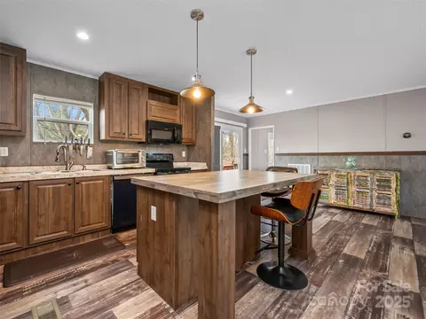 Kitchen - 105 Eade Rd, Etowah, NC 28729 photo 4 of 4