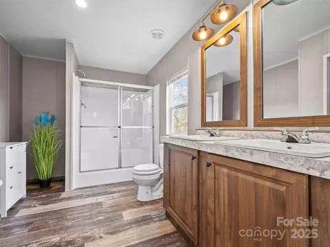 Bath - 105 Eade Rd, Etowah, NC 28729 photo 1 of 2