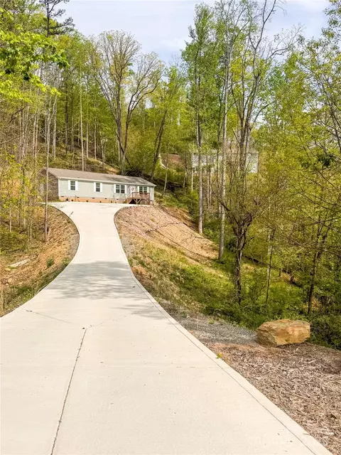 15 Luther Woods Dr, Candler, NC 28715