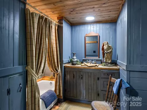 Bath - 1933 John Shehan Rd, Mill Spring, NC 28756 photo 2 of 3
