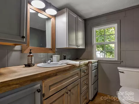 Bath - 1933 John Shehan Rd, Mill Spring, NC 28756 photo 1 of 3